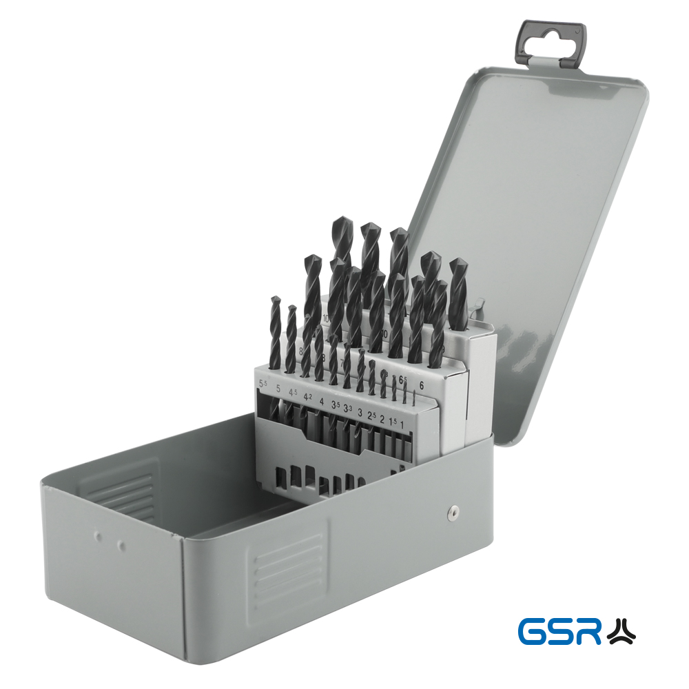 The gray metal box stands open and was photographed from the side. The cassette contains 24 gray twist drills in the sizes 1.0 - 10.5 mm +3.3 / 4.2 / 6.8 / 10.2 mm. The twist drills are marked with the respective size.